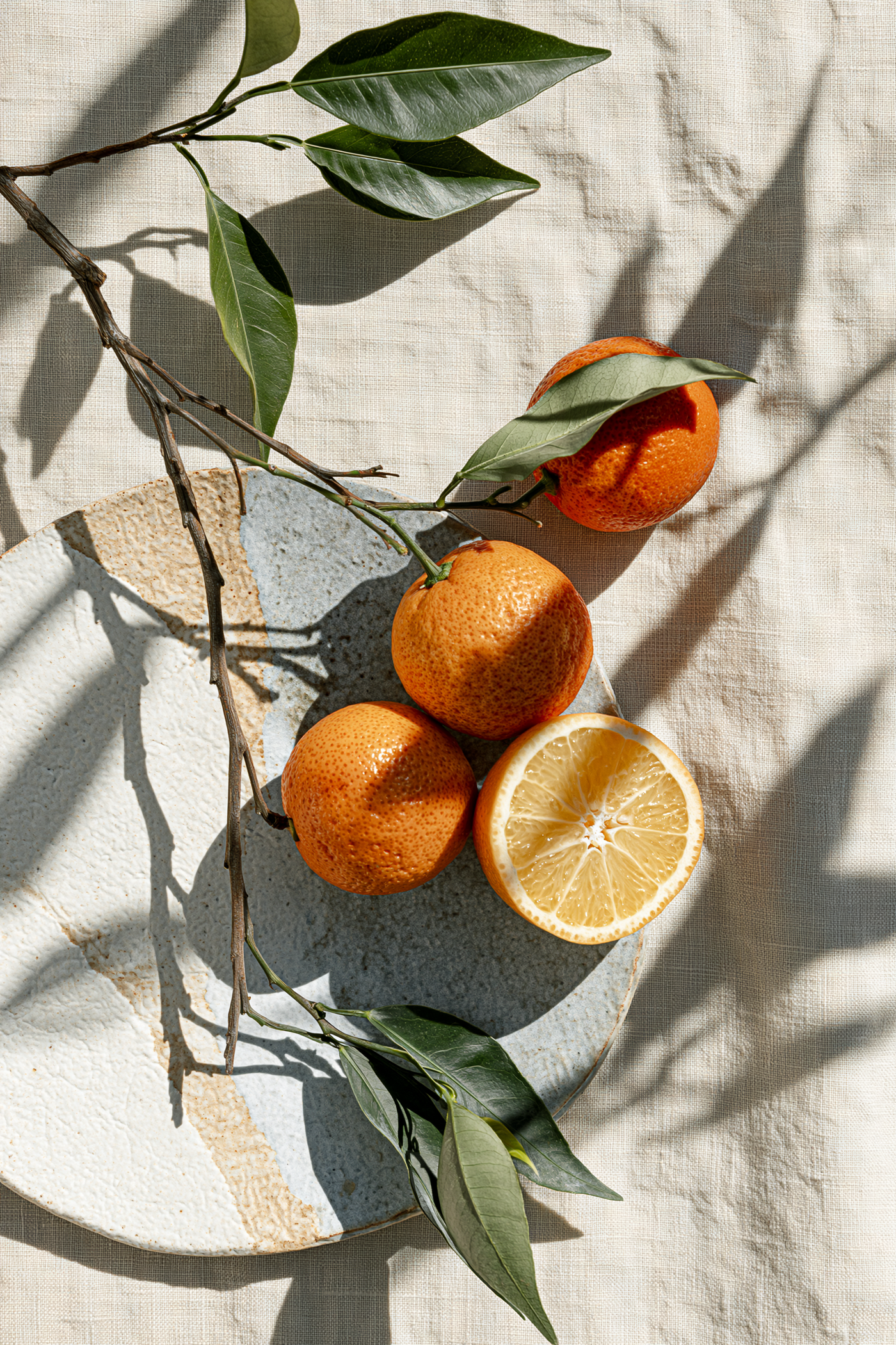 Orangen auf Keramikteller